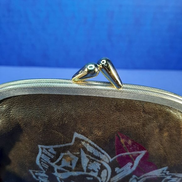 Vintage WEST GERMANY Leather Purse Clutch Coin Red Lips Gold Roses Kiss Lock - Picture 5 of 6